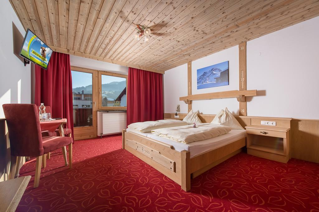 Familienhotel Central Sankt Johann in Tirol Room photo