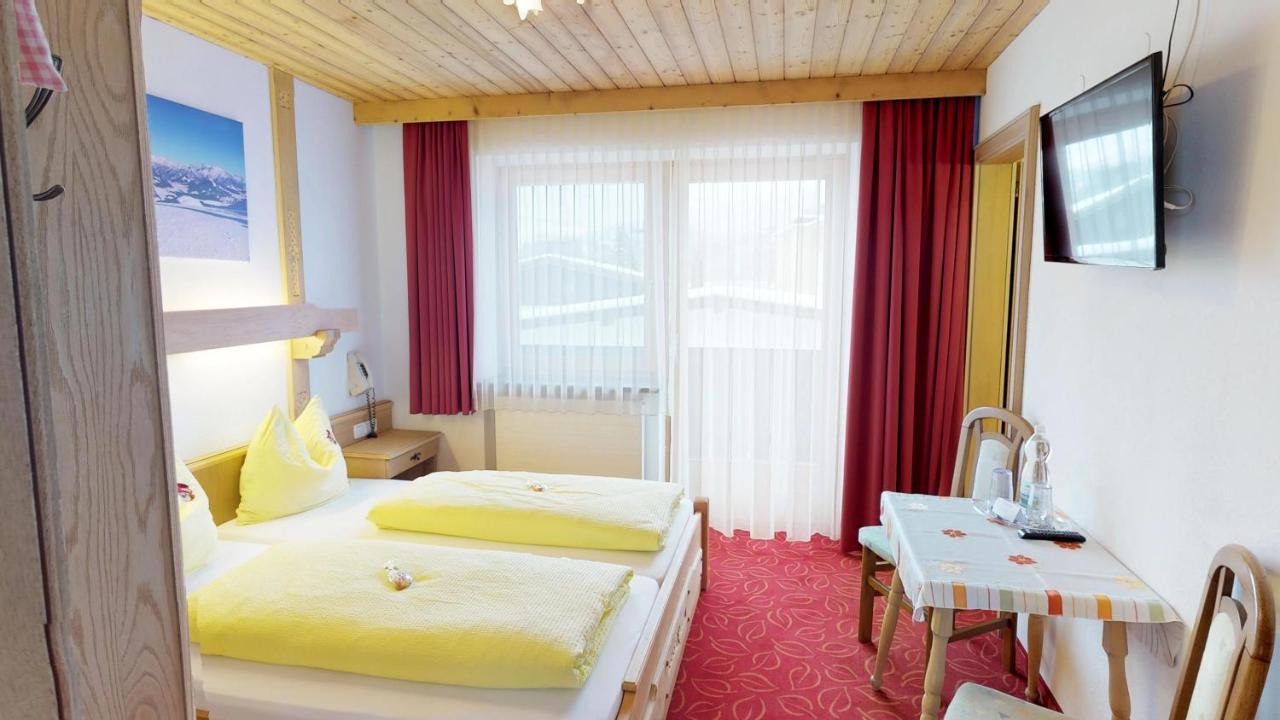 Familienhotel Central Sankt Johann in Tirol Room photo